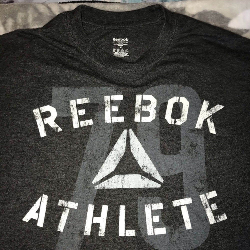 MENS GRAY MEDIUM REEBOK T-SHIRT